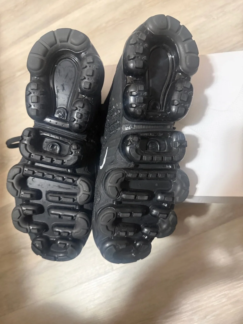 Nike Black and Gold Running Shoe Vapor-Style - Picture 7 of 10